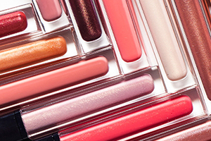 唇彩和口紅哪個(gè)危害大？