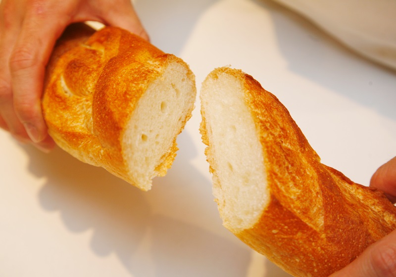 剛出爐的面包適合吃嗎 買面包的注意事項(xiàng) 剛出爐的面包適合吃嗎 買面包的注意事項(xiàng)