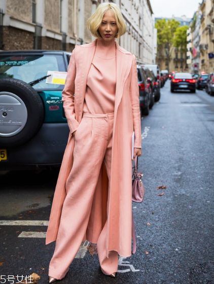 闊腿褲冬天怎么搭配？過一個(gè)時(shí)髦的冬天