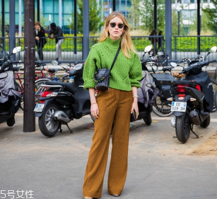 闊腿褲冬天怎么搭配？過一個(gè)時(shí)髦的冬天