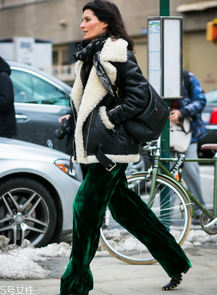 闊腿褲冬天怎么搭配？過一個(gè)時(shí)髦的冬天