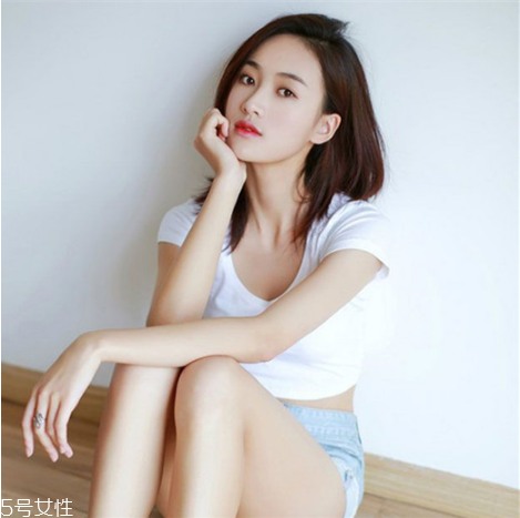 齊肩直發(fā)染什么顏色好看？簡單好看的齊肩發(fā)扎法