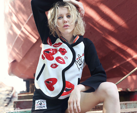 運(yùn)動外套怎么搭配？打造活力氧氣女孩