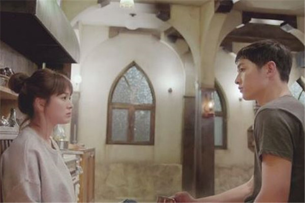 女生中長發(fā)丸子頭扎法圖解 2分鐘扎法 女生中長發(fā)丸子頭扎法圖解 2分鐘扎法