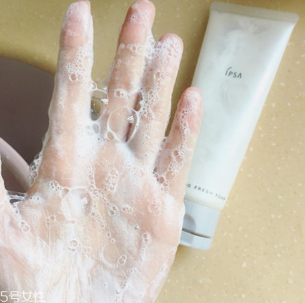 ipsa茵芙莎水潤美白去角質(zhì)洗面奶好用嗎 ipsa茵芙莎水潤美白去角質(zhì)洗面奶好用嗎