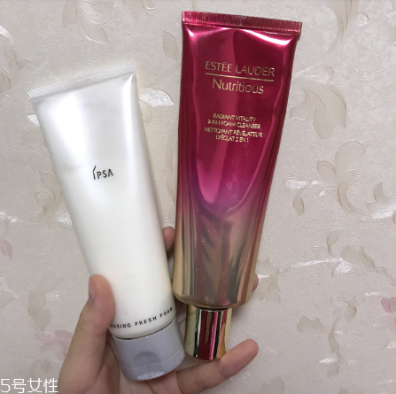 ipsa洗面奶和雅詩蘭黛洗面奶哪個(gè)好用 ipsa洗面奶和雅詩蘭黛洗面奶哪個(gè)好用