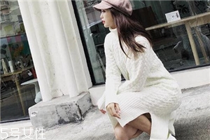 中長(zhǎng)款連衣裙怎么搭配？新年聚餐的首選穿搭