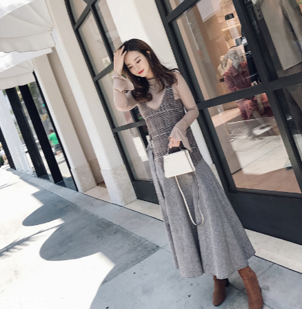 中長(zhǎng)款連衣裙怎么搭配？新年聚餐的首選穿搭