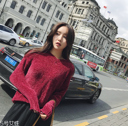 絲絨毛衣怎么搭配？?jī)?yōu)雅氣質(zhì)全靠它