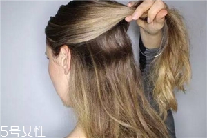 女生冬天長(zhǎng)發(fā)怎么編好看？長(zhǎng)發(fā)妹紙才懂得的痛