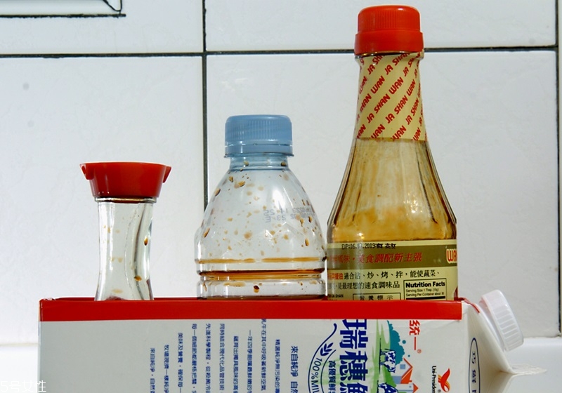 廚房總是很油膩怎么辦 去油解膩的9個妙招 廚房總是很油膩怎么辦 去油解膩的9個妙招