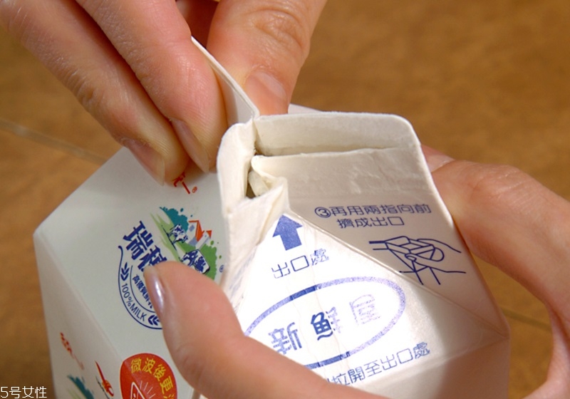 廚房總是很油膩怎么辦 去油解膩的9個妙招 廚房總是很油膩怎么辦 去油解膩的9個妙招