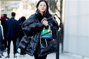 2018流行什么款式的羽絨服？這些羽絨服冬日必備