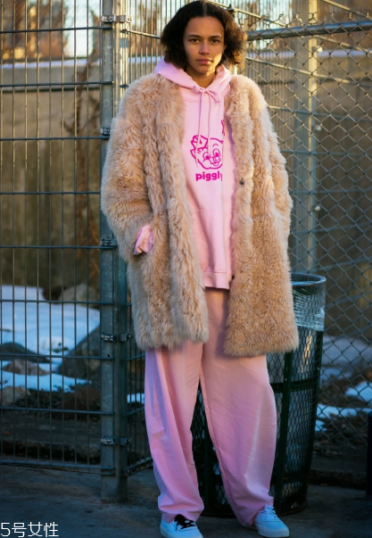 皮草搭配什么鞋子好看？四款鞋子搭配任你選