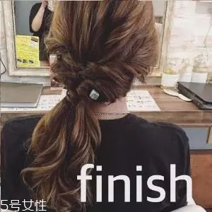 女生冬天長(zhǎng)發(fā)怎么編好看？長(zhǎng)發(fā)妹紙才懂得的痛