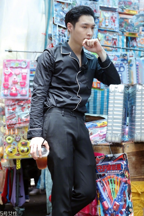 2018男生流行什么發(fā)型款式？2018男生染發(fā)顏色推薦