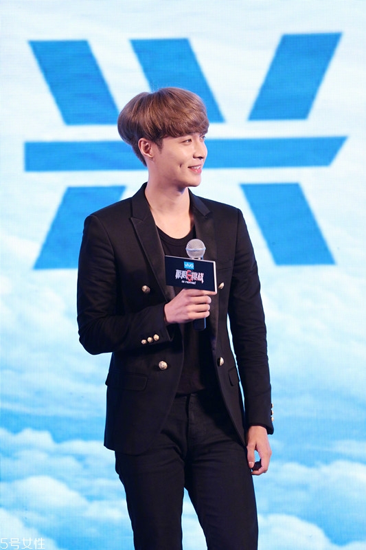 2018男生流行什么發(fā)型款式？2018男生染發(fā)顏色推薦