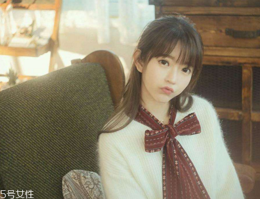 2022最流行的發(fā)色顯白？不同膚色適合不同發(fā)色