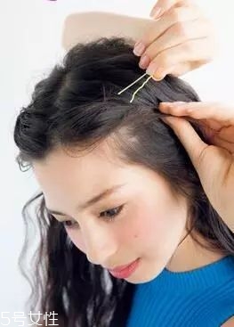 女生冬天長(zhǎng)發(fā)怎么編好看？長(zhǎng)發(fā)妹紙才懂得的痛