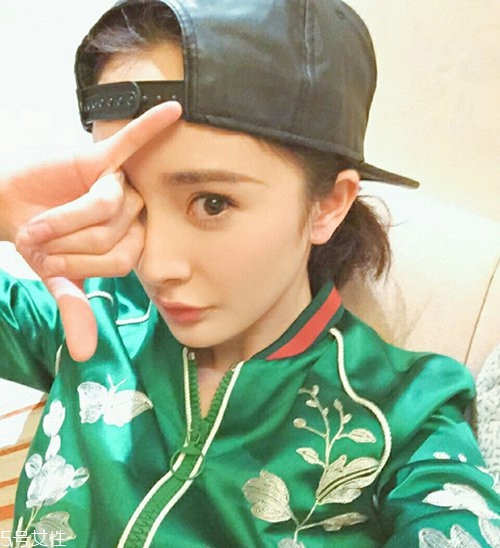 戴棒球帽適合什么發(fā)型？一分鐘學會15種新發(fā)型