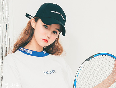 戴棒球帽適合什么發(fā)型？一分鐘學會15種新發(fā)型