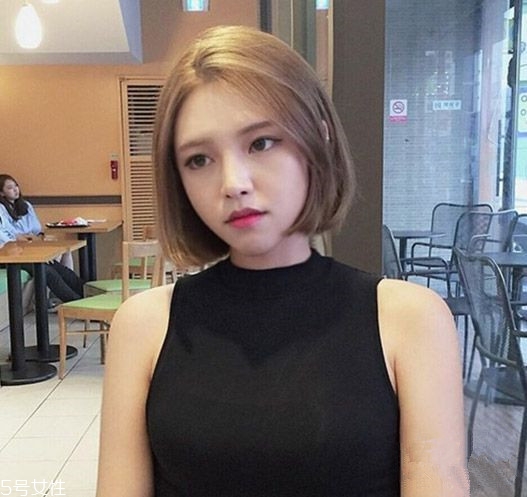 小個子女生適合什么發(fā)型？蓬松隨意效果