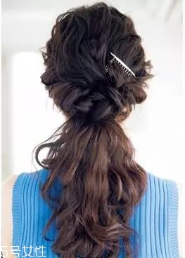 女生冬天長(zhǎng)發(fā)怎么編好看？長(zhǎng)發(fā)妹紙才懂得的痛