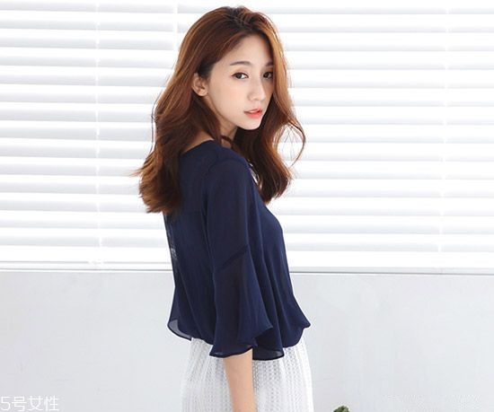 凌亂小卷中長發(fā)怎么弄好看？超美的凌亂小卷中長發(fā)