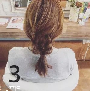 女生冬天長(zhǎng)發(fā)怎么編好看？長(zhǎng)發(fā)妹紙才懂得的痛