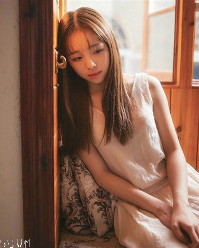 小個子女生適合什么發(fā)型？蓬松隨意效果