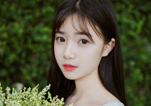 2022最流行的發(fā)色顯白？不同膚色適合不同發(fā)色