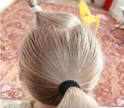 小女孩扎什么頭發(fā)好看？小公主發(fā)型大全