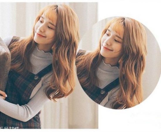 小波浪卷發(fā)怎么打理？焦糖色頭發(fā)超百搭