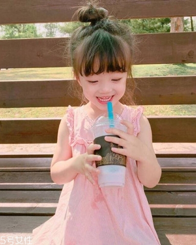 小女孩扎什么頭發(fā)好看？小公主發(fā)型大全