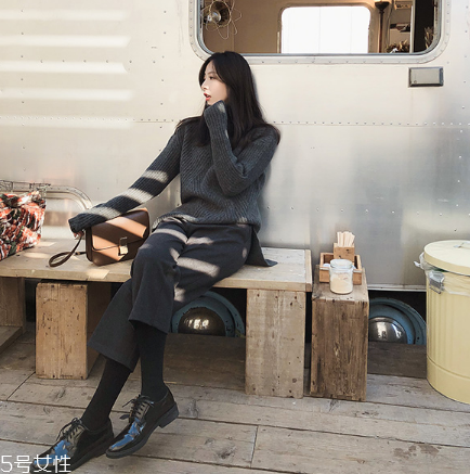 毛衣沾上口紅怎么處理？這樣就能洗掉了