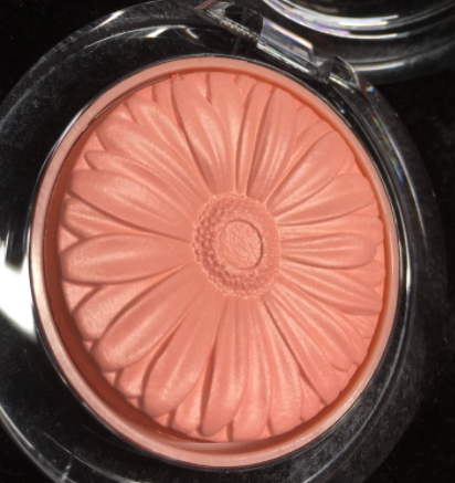 腮紅和高光哪個(gè)先用？