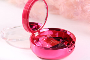 腮紅和散粉使用順序 腮紅散粉你知道先用哪個(gè)嗎？