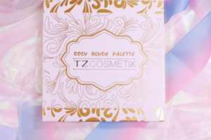 腮紅和粉底的使用順序 不同質(zhì)地的腮紅上妝順序不同 腮紅和粉底的使用順序 不同質(zhì)地的腮紅上妝順序不同