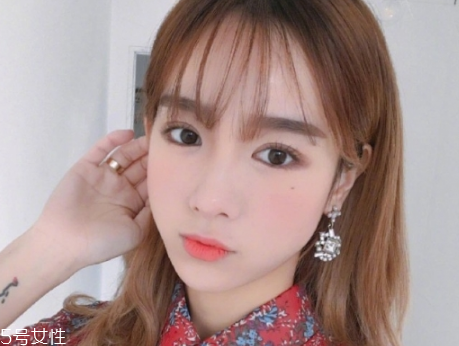 空氣劉海往上翹怎么辦？好前衛(wèi)的空氣劉海