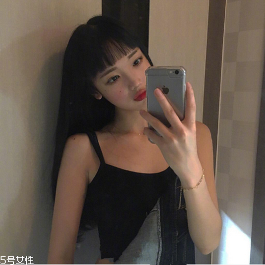 2018冬天流行什么發(fā)色？簡單漂亮的披肩發(fā)