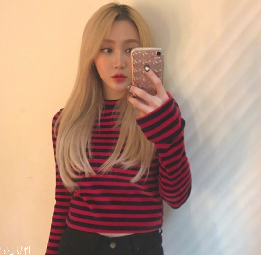 秋冬適合什么顏色的頭發(fā)？再燙個卷發(fā)更秋冬