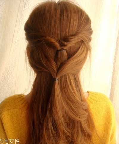 披肩發(fā)怎么扎好看？披肩發(fā)好看扎發(fā)圖解