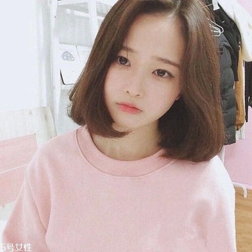 2018冬天流行什么發(fā)色？簡單漂亮的披肩發(fā)