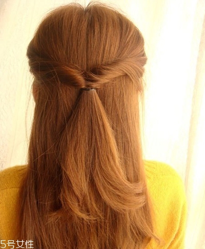披肩發(fā)怎么扎好看？披肩發(fā)好看扎發(fā)圖解