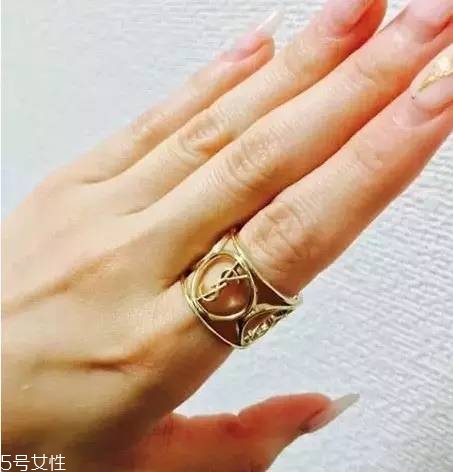 如何選擇口紅色號？口紅必不可少