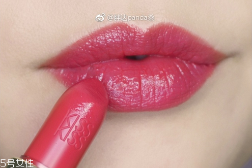 嬌蘭親親567是什么顏色？活色生香吻的秘訣