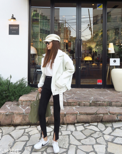 白色皮衣怎么搭配？兼具優(yōu)雅與干練