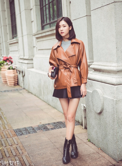 棕色皮衣怎么搭配？玩轉(zhuǎn)復(fù)古潮流風(fēng)