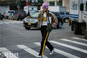 校服褲搭配什么鞋子？不同鞋子不同風(fēng)格