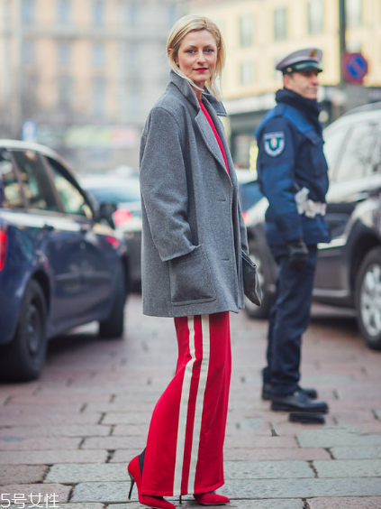 校服褲搭配什么鞋子？不同鞋子不同風(fēng)格